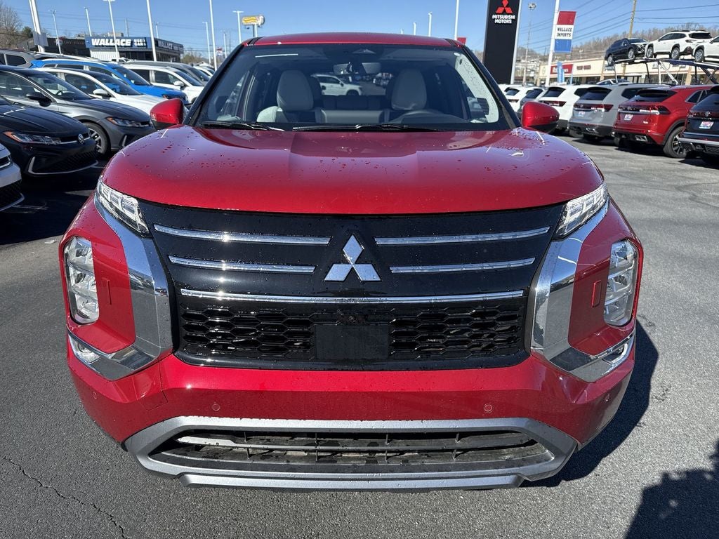 2025 Mitsubishi Outlander — side profile view